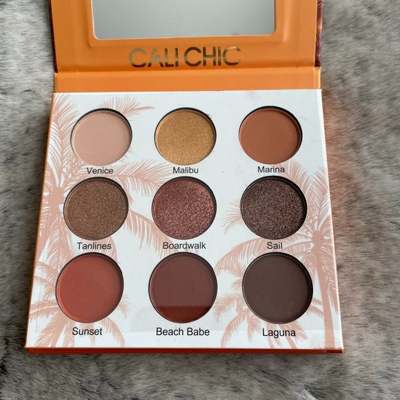 Beauty Creations Cali Chic Eyeshadow Palette - Picture 4 of 6